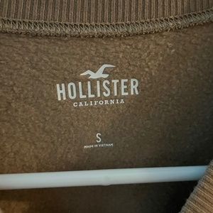 small brown cropped hollister sweatshirt